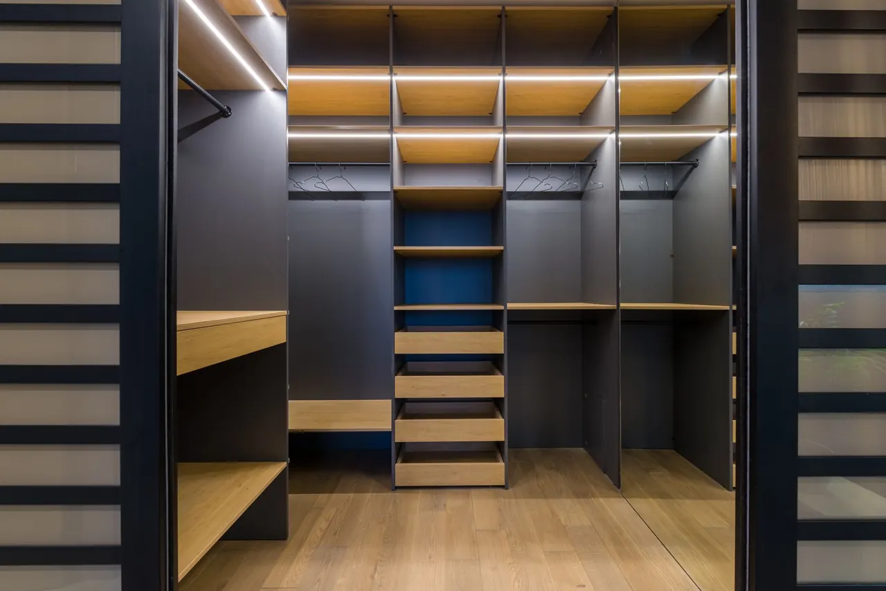 Custom Closet Systems
